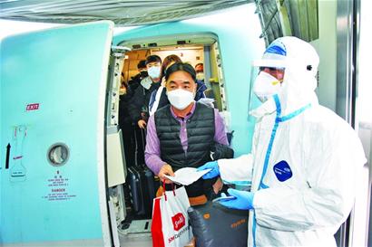 疫情下俄罗斯机场边检海关，严格措施影响旅客体验