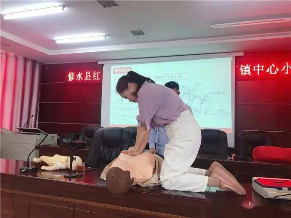 巴林镇疫情，挑战与应对的社区故事