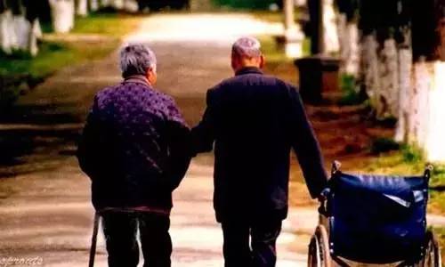 疫情下的悲剧，西班牙夫妻的生死离别