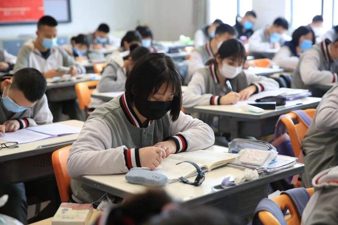 疫情开始的时间是几月几号开始？——回顾全球新冠疫情的起源与影响