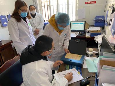 新冠肺炎疫情的起源与全球影响，从2019年到2023年的回顾与反思