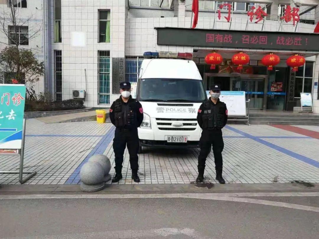 从朝鲜球员的沉默归国到乌拉圭的呐喊，疫情时代，体育如何成为政治体温计？
