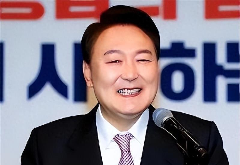 疫情下的韩国医生辞职潮，职业倦怠、压力与医疗体系的反思