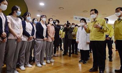 疫情期间韩国护士集体辞职，职业倦怠与心理健康的警钟