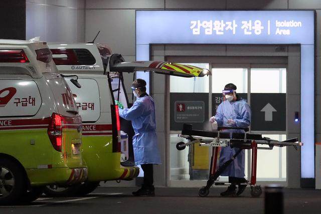 疫情下的韩国医生辞职潮，卡塔尔如何应对全球公共卫生挑战？