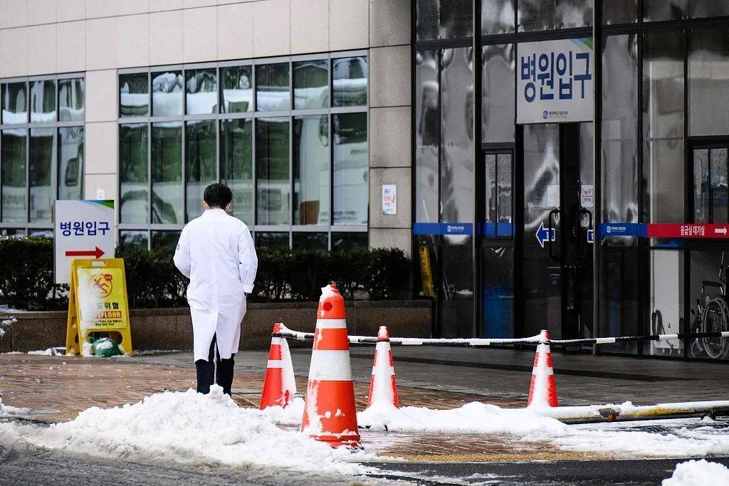 疫情下的韩国医生辞职潮，卡塔尔如何应对全球公共卫生挑战？