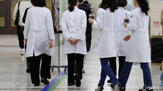 韩国医生集体辞职与希腊医疗危机，疫情下全球医护体系的双重困境