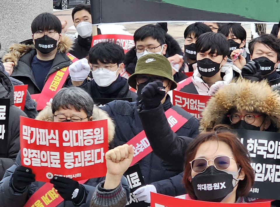 韩国医生集体辞职背后，一场医疗危机与比亚迪的跨界启示录