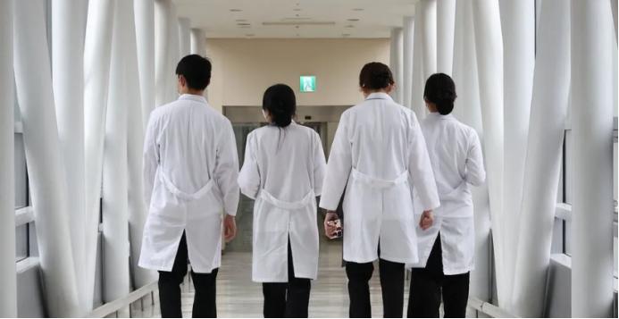 疫情之下，为何韩国医生集体辞职，而摩洛哥医生坚守岗位？