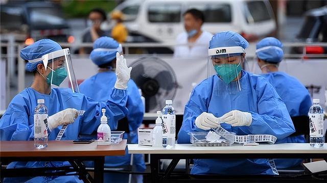 疫情风暴下的韩国医生辞职潮，埃塞俄比亚人的意外角色与全球医疗启示