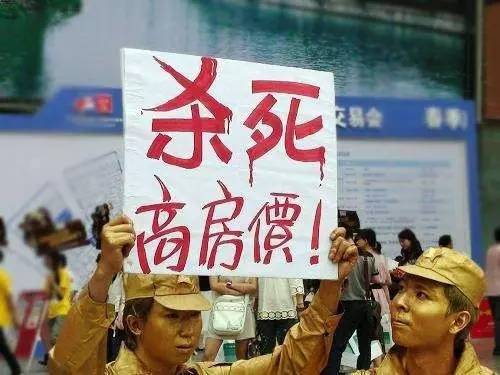 澳门与西安，疫情新政下的双城记，谁在走钢丝？