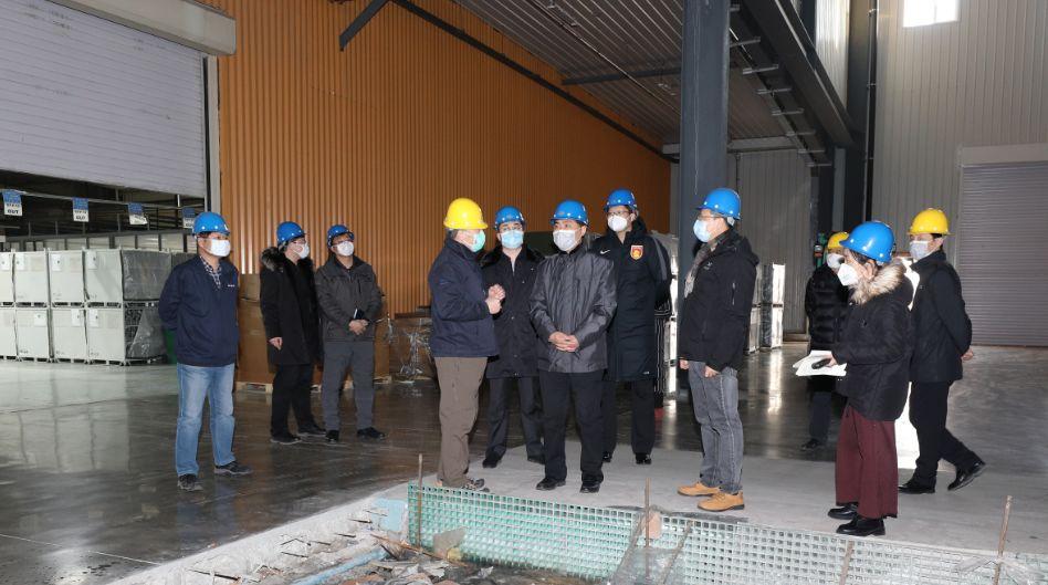 河南防疫双线战，富士康万人闭环下的民生温度与科技硬核