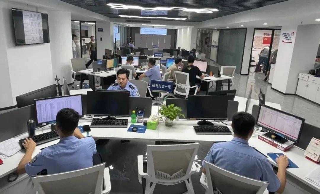郑州疫线暗战,当数字清零撞上人间烟火,河南防疫的AB面博弈 郑州疫线暗战,当数字清零撞上人间烟火,河南防疫的AB面博弈