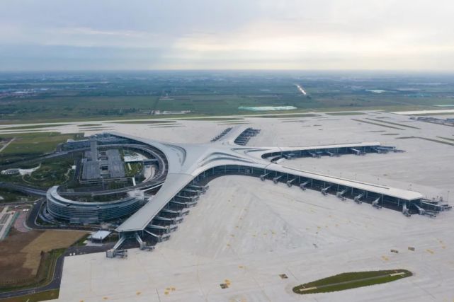 北京机场分流到呼和浩特，一场悄无声息的航空版图重构