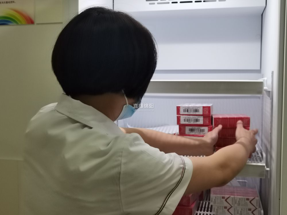 疫苗冷柜里的北京与郑州，一场看不见的免疫赛跑