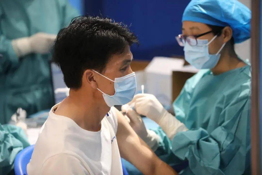 北京疫苗南下记，广州人如何跨城接种？一场关于疫苗的双城故事