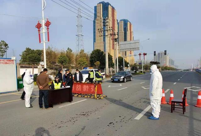 河南疫情，沉默的村庄与城市的喧嚣之间