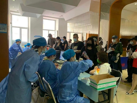 北京疫苗哈尔滨接种记，一场跨越千里的健康迁徙
