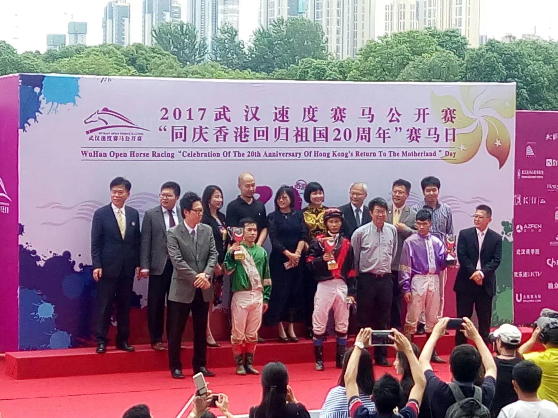 香港疫情防控全面升级，武汉经验能否复制？