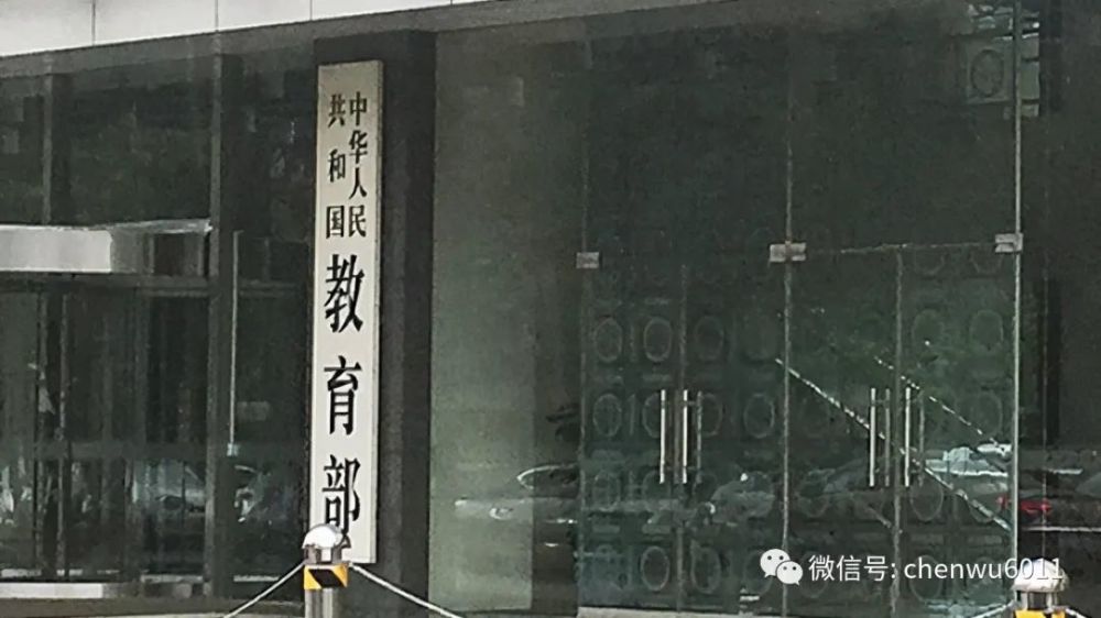 隔离墙外的双城记，沪港疫情下的隐秘对话