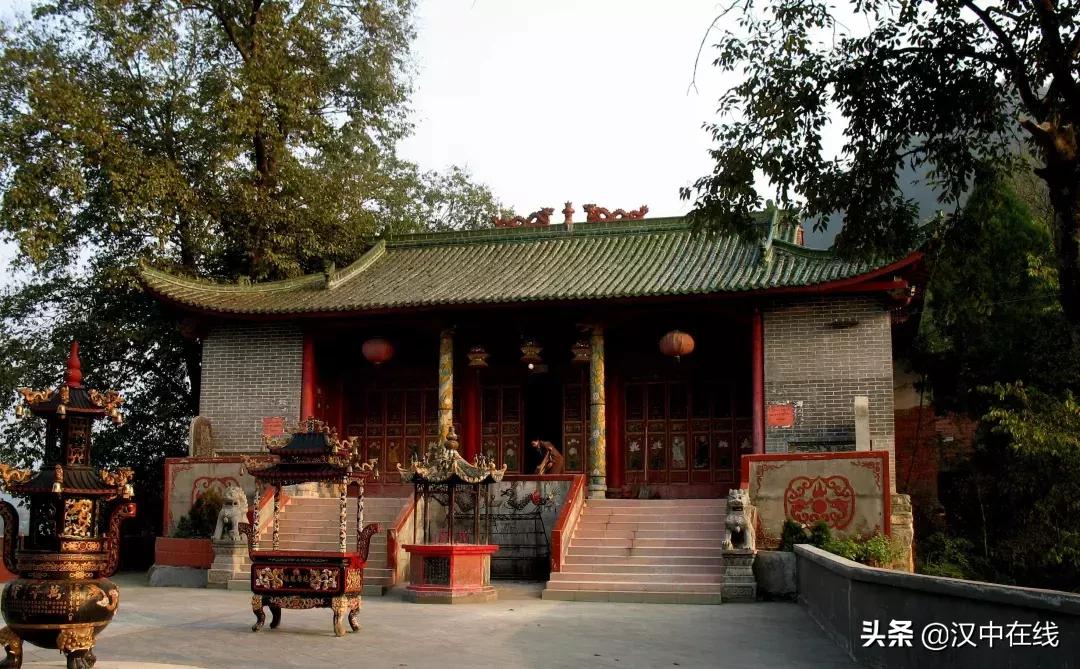 拉萨疫情进藏咨询，当神圣净土遭遇病毒，我们该如何理性朝圣？