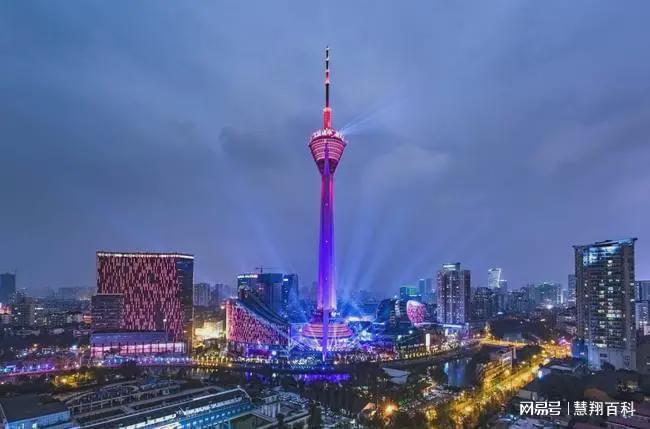 成都与上海，两座城市的疫情叙事，谁在定义我们的正常？