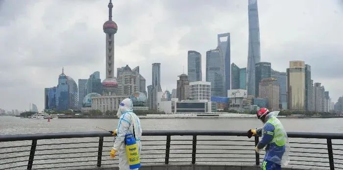 上海防疫，当精准遭遇人性，一座超级城市的治理极限实验