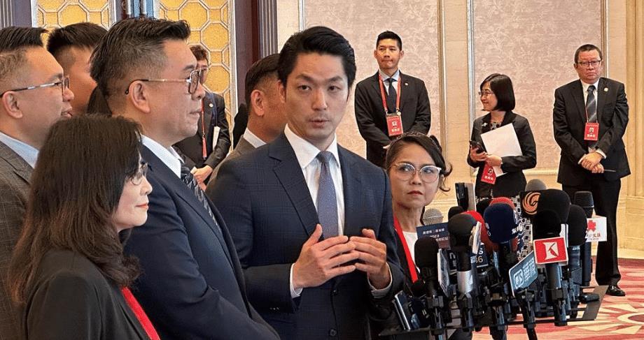 疫情信息迷雾中，上海与贵阳的数据双城记揭示了什么？