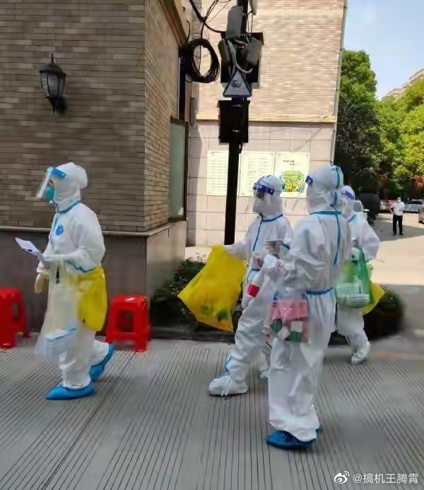 当精准防控遇上生存逻辑，上海疫情期间那些令人啼笑皆非的民间智慧
