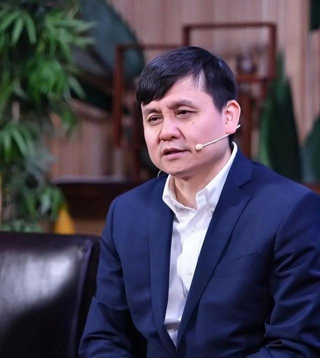 张文宏升任上海卫健委副主任，当网红专家遇上体制天花板