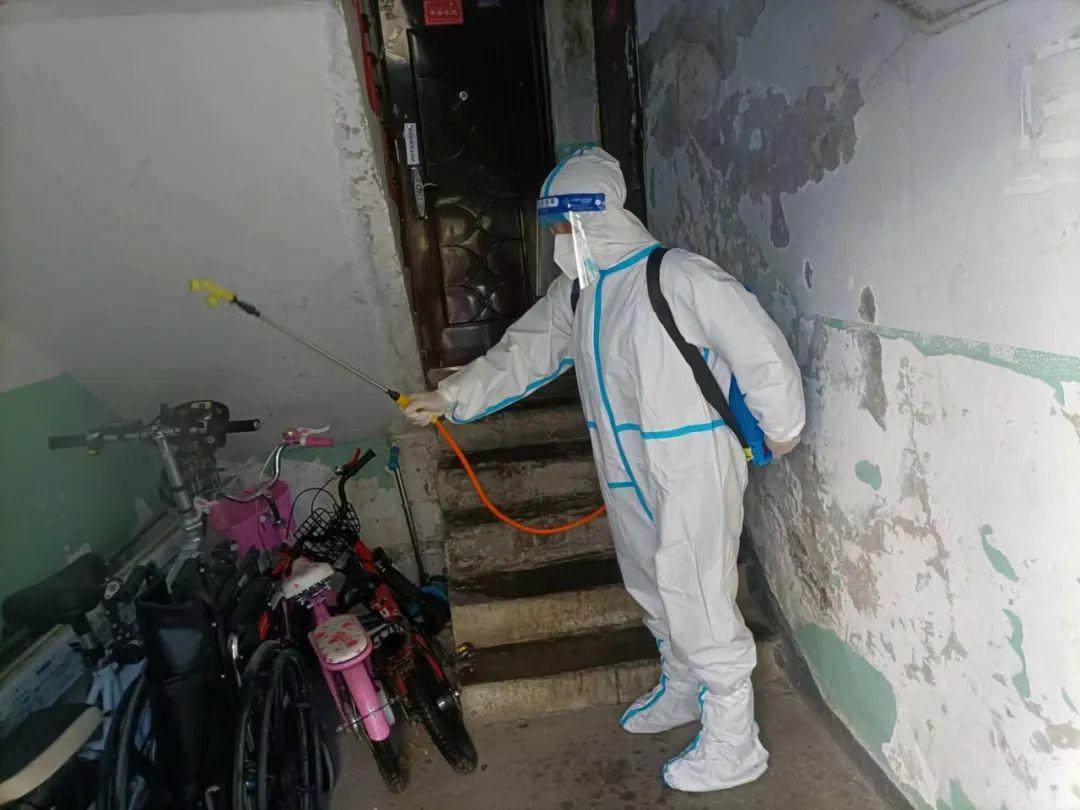 乌鲁木齐疫情追责风暴，谁在‘防疫答卷’上写下了不及格？