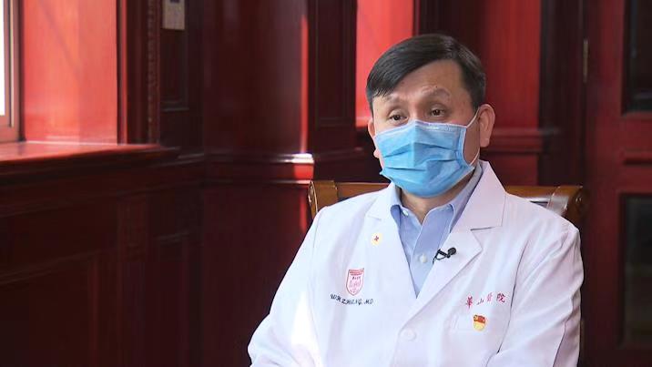 张文宏接棒上海疾控，一位网红医生的体制内突围战