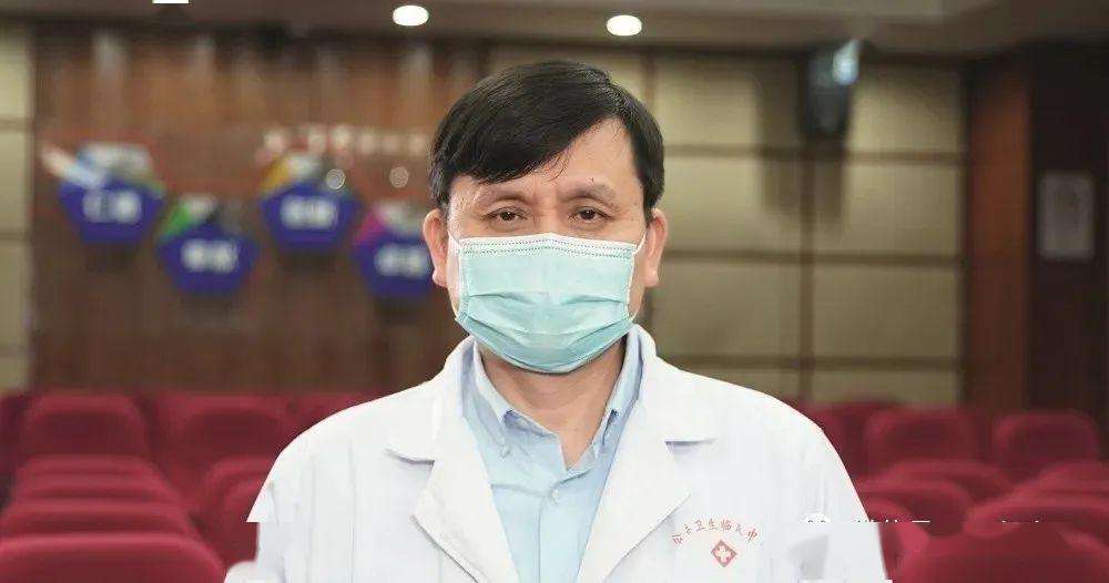 张文宏接棒上海疾控，一位网红医生的体制内突围战