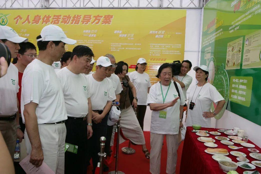 深夜拨通浙江省疫控中心电话后，我发现了这些不为人知的秘密