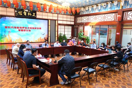 重庆中医门诊暗访记，老专家把脉时，为何总问昨晚吃火锅没？