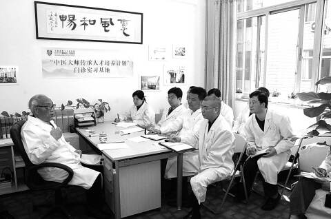 天津中医教授，在古方与实验室之间，他们如何重新定义传统医学？