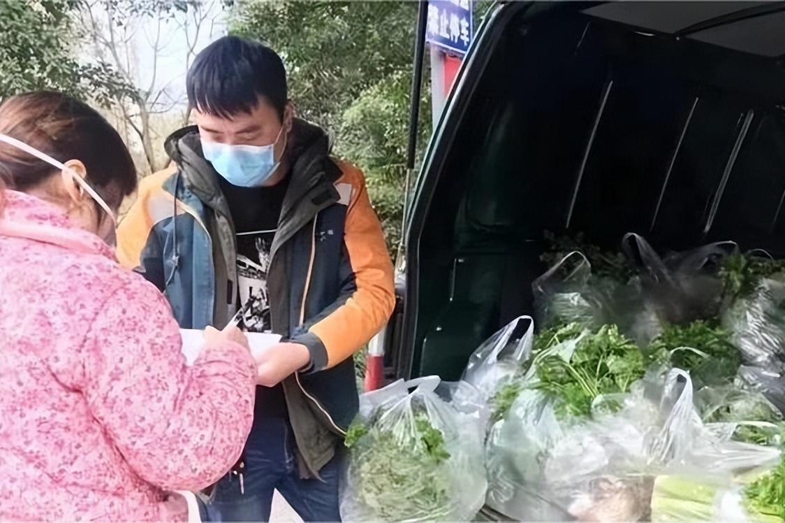 天津疫情发布会直播，一场信息战中的民心考场