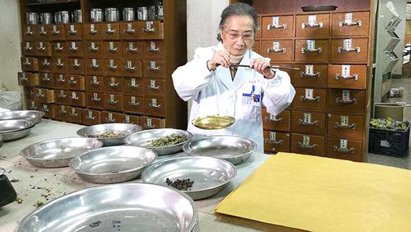 武汉疫情失踪的老中医，被遗忘的国医圣手与一个民族的集体记忆断层
