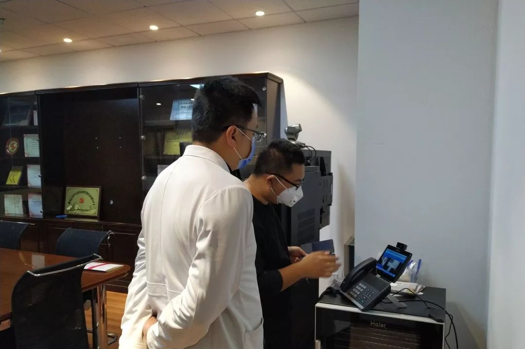 山西疫情官网VS郑州动态，一场看不见的数据战，谁在悄悄改写抗疫剧本？