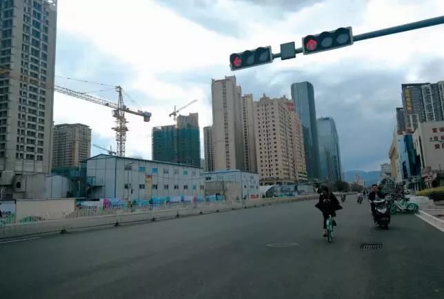 南京西路昆明大街延长线，一条道路如何撕裂城市的时空记忆？