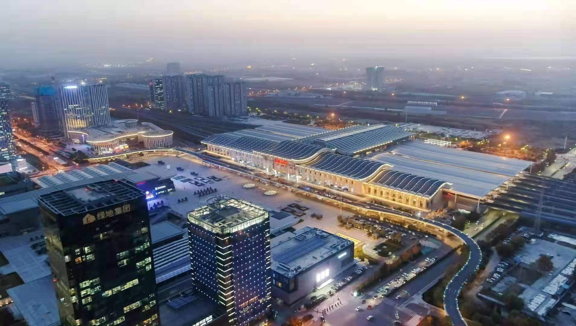 济南西防疫结界背后，一座高铁新城的静默与脉动