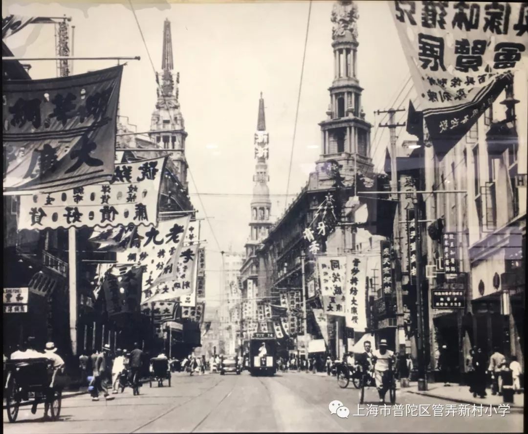 南京东路静默记，当疫情按下上海的商业暂停键