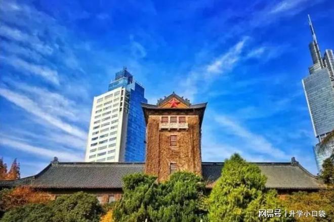 南京大学疫情管控，象牙塔里的数字围城与知识分子的精神突围