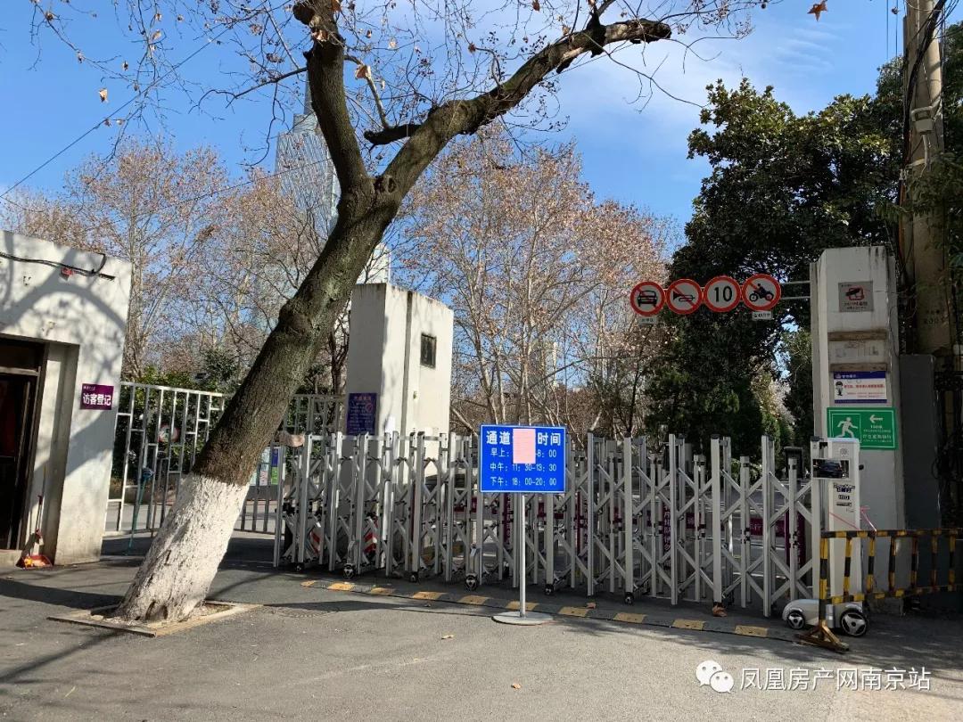 当金陵城按下暂停键，南京疫情下的南大开学季，一场关于韧性的集体实验