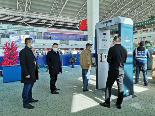 南京机场对乌鲁木齐人员要求背后的防疫逻辑与人文思考