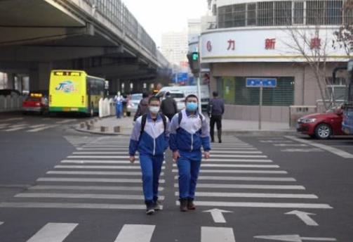 口罩下的乌鲁木齐，一场无声的公民美学实验