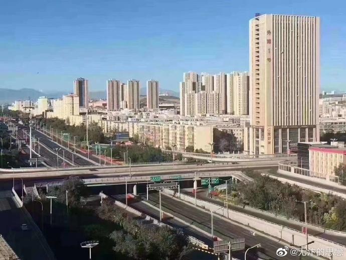 口罩下的乌鲁木齐，呼吸之间，一座城市的集体记忆与未来想象