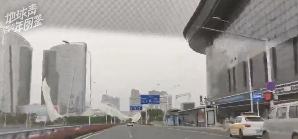 南京疫情与南宁晴雨，两座城的平行时空里，藏着中国抗疫的AB面