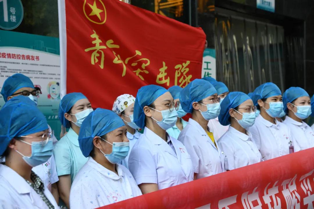 南京禄口与重庆，两座城市的疫情镜像与命运分野