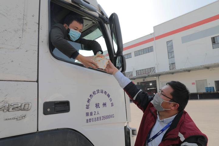 成都与长沙，两座城市的疫情叙事与精神密码